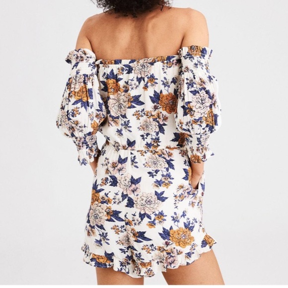 AEO Smoked Bell Sleeve Romper - Picture 2 of 3